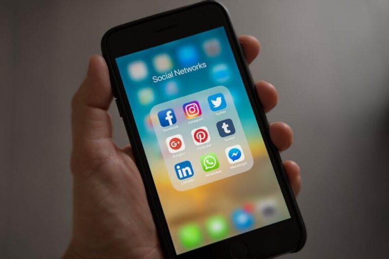 Leveraging LinkedIn Ads: A Guide to Attracting Prospects