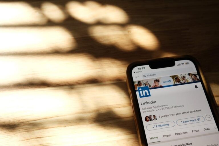 Mastering LinkedIn: Personalizing Prospecting Through Milestones Mastering LinkedIn: Personalizing Prospecting Through Milestones